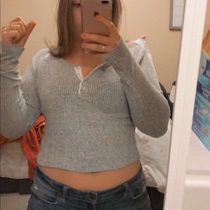 Grey long sleeve cropped shirt